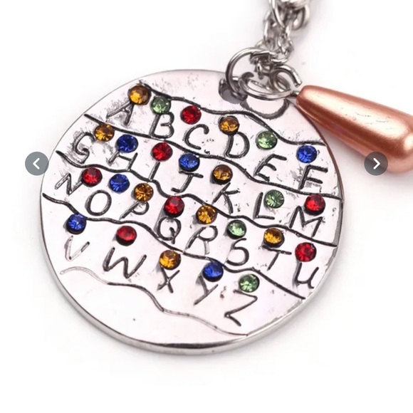 🌪StRaNgEr⛈Th🌪NgS Merch 🌪 - Picture 13 of 16